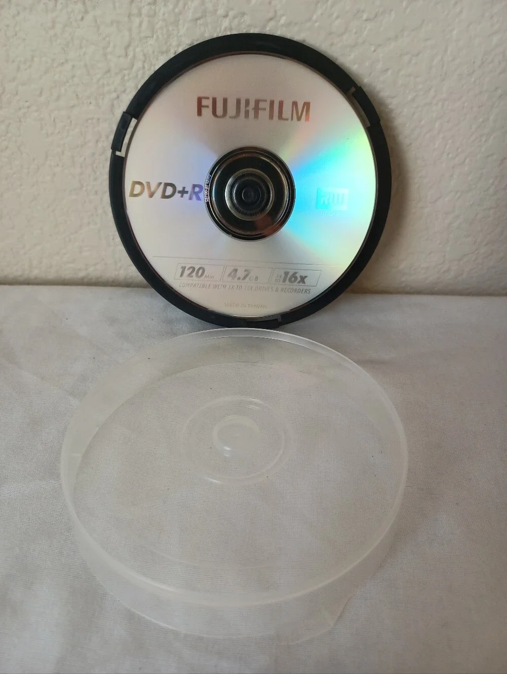 10 PACK Fujifilm DVD+R Blank Writeable Discs 120 Mins 4.7 GB New in Open Case